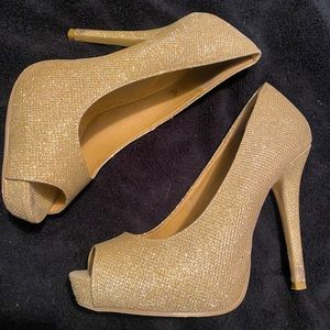 Gold sparkle Heels